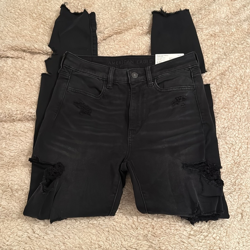 American Eagle Woman’s Super High Waisted Distressed Skinny Jean